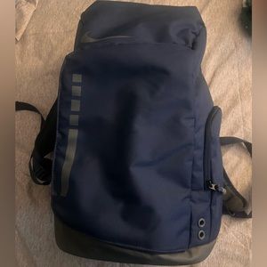 Like New Nike Hoops Elite (32L) - Navy